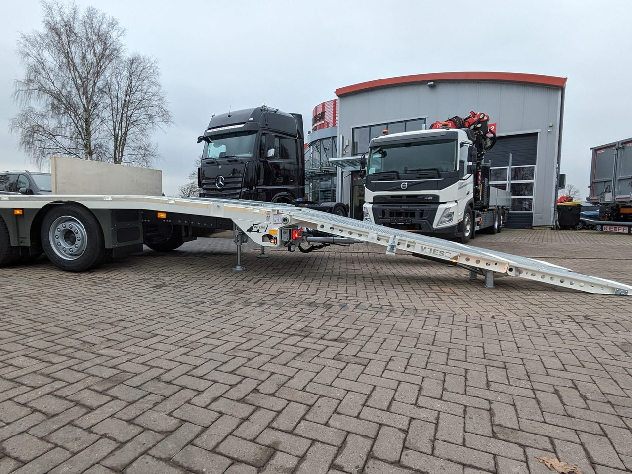 Volvo FH 420 Maschinentransporter Rampennen. - Abschleppwagen: das Bild 3 Volvo FH 420 Maschinentransporter Rampennen. - Abschleppwagen: das Bild 3