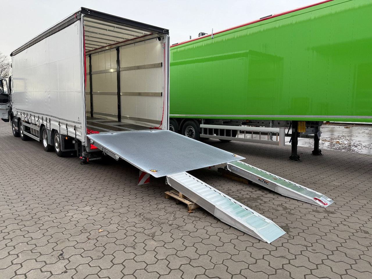 Volvo FH 500 8x2 Arbeitsbühnen Transporter LBW 9t - Abschleppwagen: das Bild 5 Volvo FH 500 8x2 Arbeitsbühnen Transporter LBW 9t - Abschleppwagen: das Bild 5