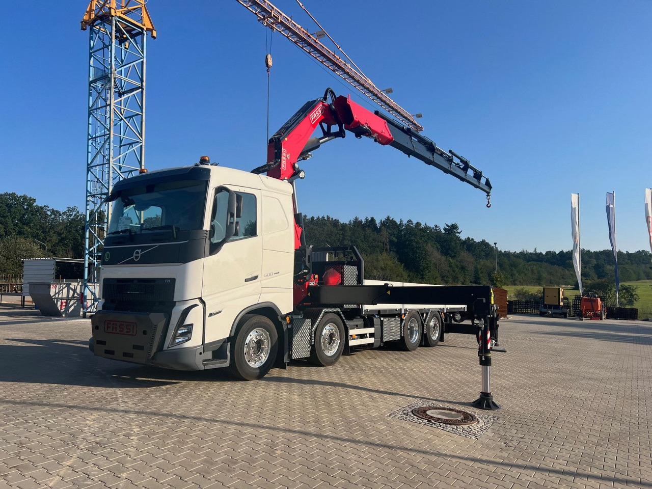 Volvo FH 500 8x2 Kran F710 RA2.26 - Pritsche LKW, Autokran: das Bild 1 Volvo FH 500 8x2 Kran F710 RA2.26 - Pritsche LKW, Autokran: das Bild 1