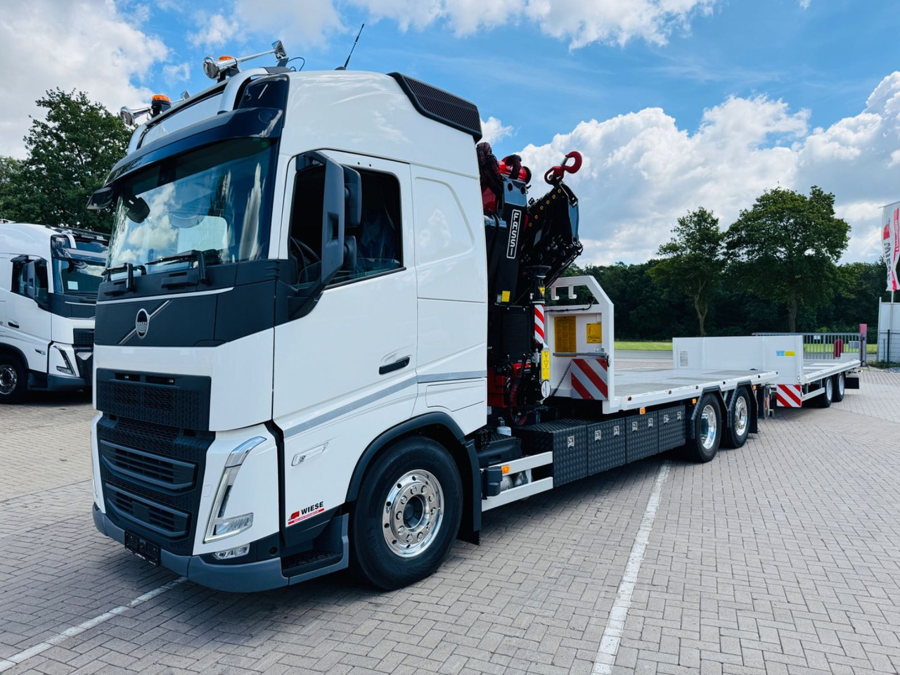 Volvo FH540 6x2 Containerpritsche mit F545RA.2.26 - Autokran: das Bild 2 Volvo FH540 6x2 Containerpritsche mit F545RA.2.26 - Autokran: das Bild 2