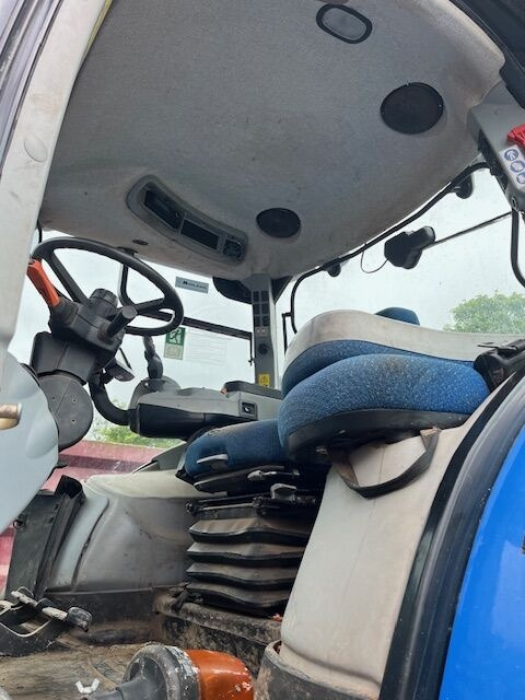 New Holland T7.220 - Traktor: das Bild 4 New Holland T7.220 - Traktor: das Bild 4