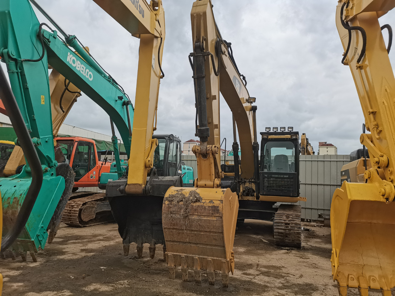 CATERPILLAR 312D2 - Bagger: das Bild 2 CATERPILLAR 312D2 - Bagger: das Bild 2