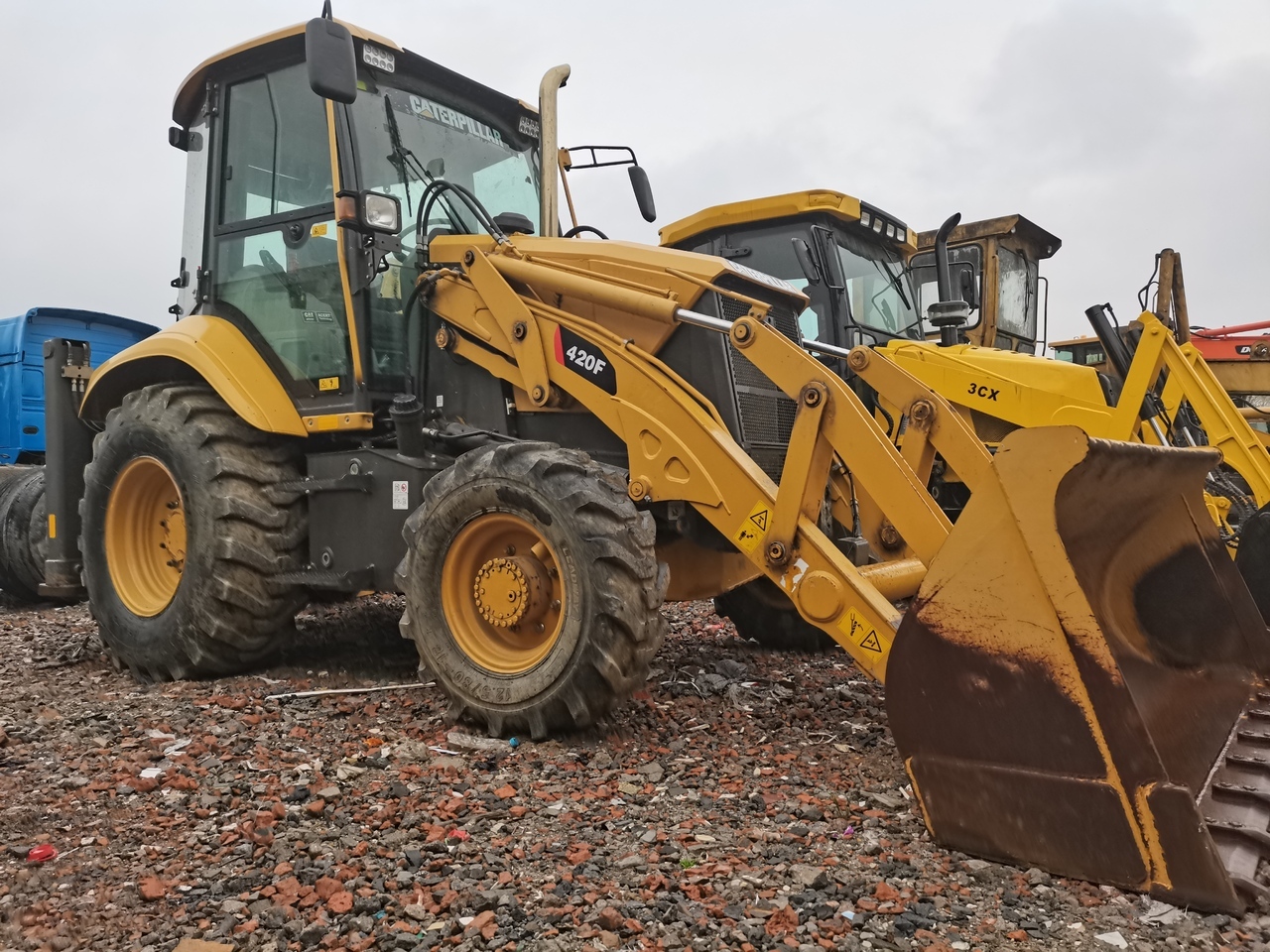 CATERPILLAR 420F - Baggerlader: das Bild 1 CATERPILLAR 420F - Baggerlader: das Bild 1
