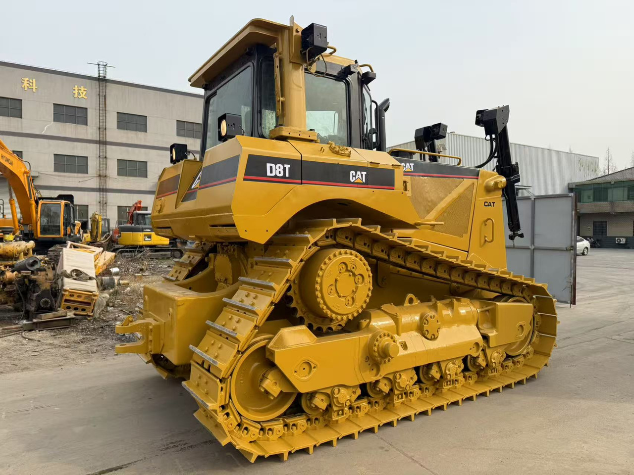 CATERPILLAR D8T - Bulldozer: das Bild 2 CATERPILLAR D8T - Bulldozer: das Bild 2