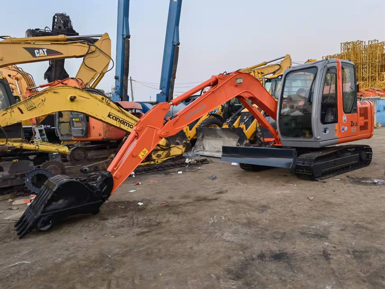 HITACHI ZX60 - Kettenbagger: das Bild 3 HITACHI ZX60 - Kettenbagger: das Bild 3