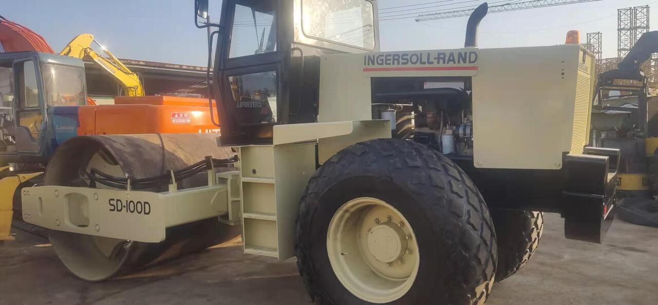 Ingersoll Rand SD100D - Walzen: das Bild 1 Ingersoll Rand SD100D - Walzen: das Bild 1