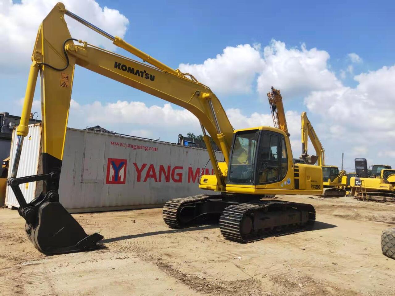 KOMATSU PC200-6 - Kettenbagger: das Bild 1 KOMATSU PC200-6 - Kettenbagger: das Bild 1