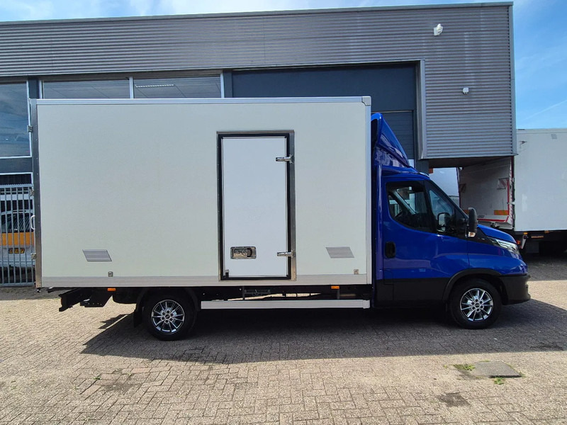 Iveco Daily 35S18 3.0D Koffer/ Xenon/ Airco - Koffer Transporter: das Bild 2 Iveco Daily 35S18 3.0D Koffer/ Xenon/ Airco - Koffer Transporter: das Bild 2