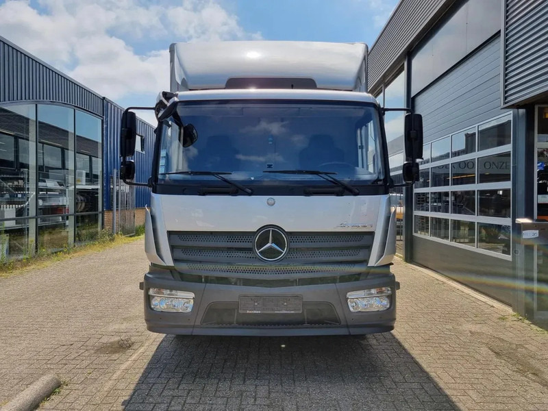 Mercedes-Benz Atego 1218 Koffer/ Ladebordwand/ Airco/ Grau Metallic - Koffer LKW: das Bild 4 Mercedes-Benz Atego 1218 Koffer/ Ladebordwand/ Airco/ Grau Metallic - Koffer LKW: das Bild 4