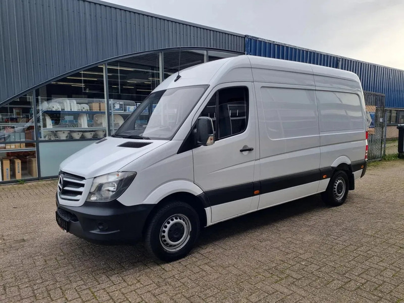 Mercedes-Benz Sprinter 314 CDI/ L2H2/ Aut./ Airco/ Camera/ Navi - Kastenwagen: das Bild 4 Mercedes-Benz Sprinter 314 CDI/ L2H2/ Aut./ Airco/ Camera/ Navi - Kastenwagen: das Bild 4