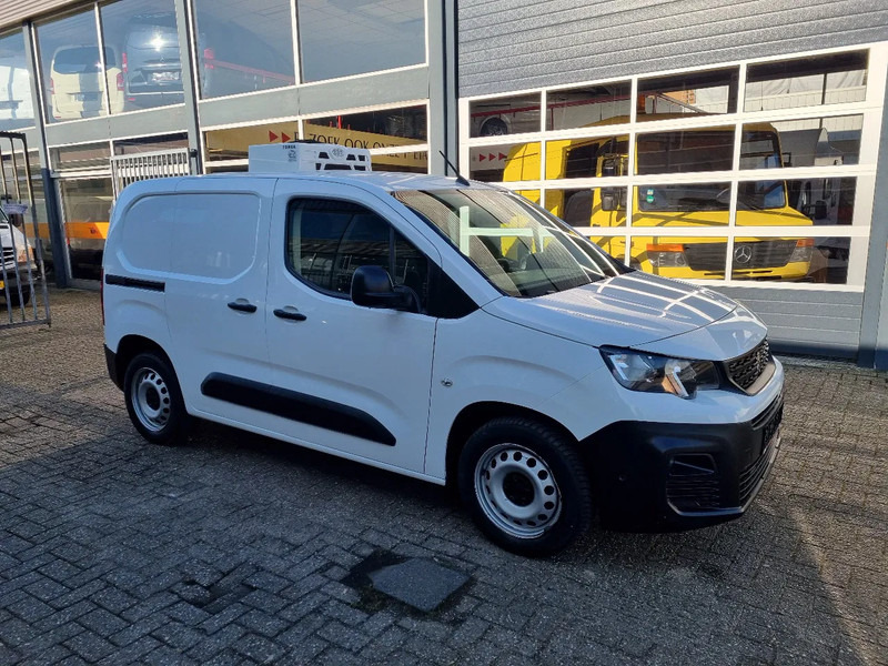 Peugeot Partner 1.5 HDI/Automaat /Koelwagen/ -30 +30/ Standby 230V - Kühltransporter: das Bild 1 Peugeot Partner 1.5 HDI/Automaat /Koelwagen/ -30 +30/ Standby 230V - Kühltransporter: das Bild 1