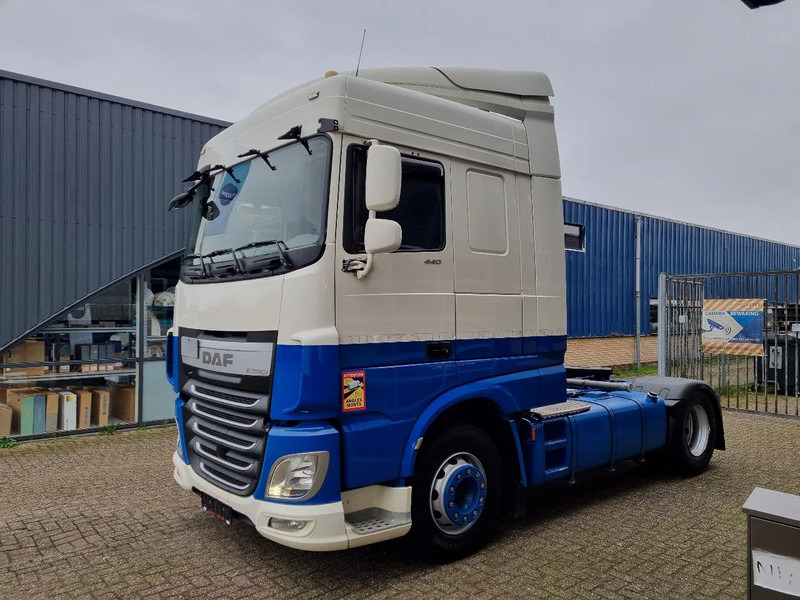 DAF XF 106.440 EURO 6/ Intarder/ Webasto/ ADR / Klima - Sattelzugmaschine: das Bild 4 DAF XF 106.440 EURO 6/ Intarder/ Webasto/ ADR / Klima - Sattelzugmaschine: das Bild 4