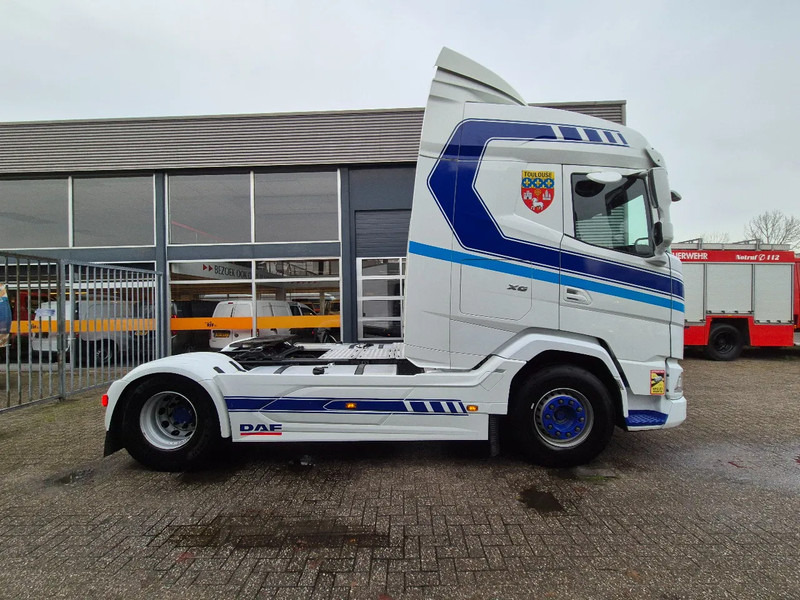 DAF XG 530/ (1) 2022/ Retarder/ LED/ Park Airco/ Navi/ Full option - Sattelzugmaschine: das Bild 2 DAF XG 530/ (1) 2022/ Retarder/ LED/ Park Airco/ Navi/ Full option - Sattelzugmaschine: das Bild 2