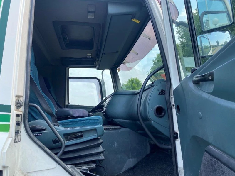 DAF CF 85.430 85CF 430 8x2 MANUAL EURO 3 - Plane LKW: das Bild 5 DAF CF 85.430 85CF 430 8x2 MANUAL EURO 3 - Plane LKW: das Bild 5