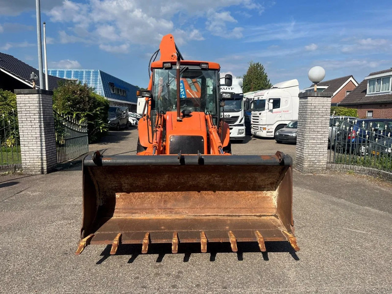 Fiat Hitachi FB 110 New Holland FB110 - Baggerlader: das Bild 2 Fiat Hitachi FB 110 New Holland FB110 - Baggerlader: das Bild 2