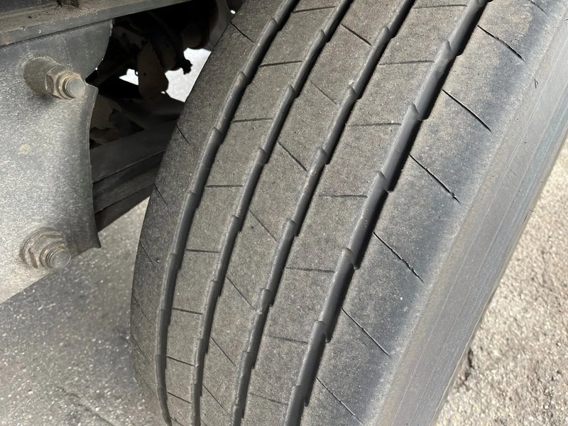 Groenewegen 2 assige gesloten opbouw opslag met laadklep - Koffer Auflieger: das Bild 4 Groenewegen 2 assige gesloten opbouw opslag met laadklep - Koffer Auflieger: das Bild 4