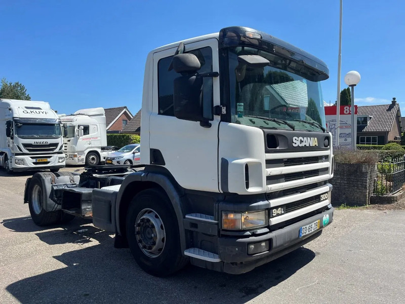 Scania P94-300 94 MANUAL GEARBOX AIRCO RETARDER 10-2004 - Sattelzugmaschine: das Bild 4 Scania P94-300 94 MANUAL GEARBOX AIRCO RETARDER 10-2004 - Sattelzugmaschine: das Bild 4