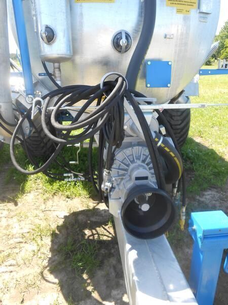 MEPROZET Güllefässer/ Slurry tank/ Beczkowóz T-528/5 (PN60/3) - Güllefass: das Bild 3 MEPROZET Güllefässer/ Slurry tank/ Beczkowóz T-528/5 (PN60/3) - Güllefass: das Bild 3