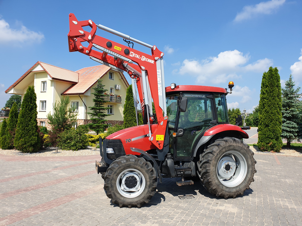 Metal-Technik Ładowacz czołowy do CASE FARMALL - Frontlader für Traktor für Traktor: das Bild 1 Metal-Technik Ładowacz czołowy do CASE FARMALL - Frontlader für Traktor für Traktor: das Bild 1