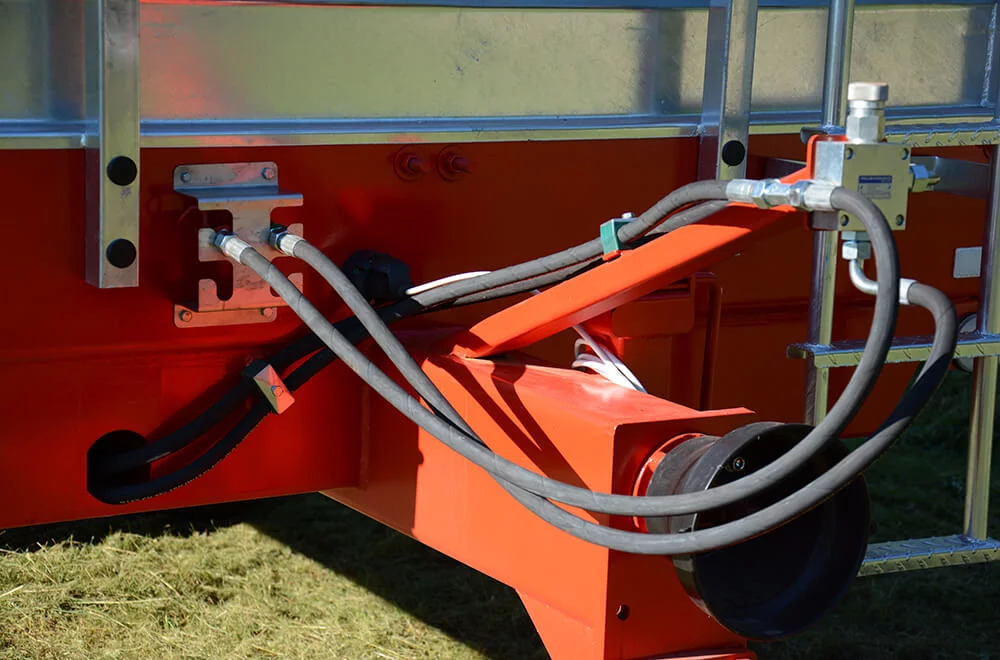 Roltrans N250/4 HELIOS - Düngerstreuer: das Bild 2 Roltrans N250/4 HELIOS - Düngerstreuer: das Bild 2