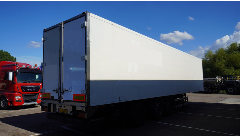 H.T.F. 3 AXLE FRIGO TRAILER CARRIER VECTOR 1800 - Kühlkoffer Auflieger: das Bild 5 H.T.F. 3 AXLE FRIGO TRAILER CARRIER VECTOR 1800 - Kühlkoffer Auflieger: das Bild 5