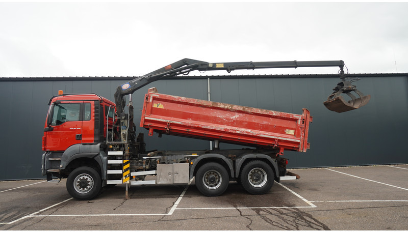MAN TGS 28.400 6X6 2 SIDE TIPPER WITH HMF 1643 CRANE 376.400KM - Autokran: das Bild 1 MAN TGS 28.400 6X6 2 SIDE TIPPER WITH HMF 1643 CRANE 376.400KM - Autokran: das Bild 1