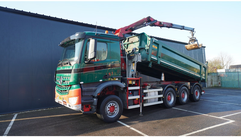 Mercedes-Benz AROCS 3542 8X4 2 SIDE TIPPER WITH HMF Z 1943 CRANE 407.000KM - Autokran: das Bild 2 Mercedes-Benz AROCS 3542 8X4 2 SIDE TIPPER WITH HMF Z 1943 CRANE 407.000KM - Autokran: das Bild 2