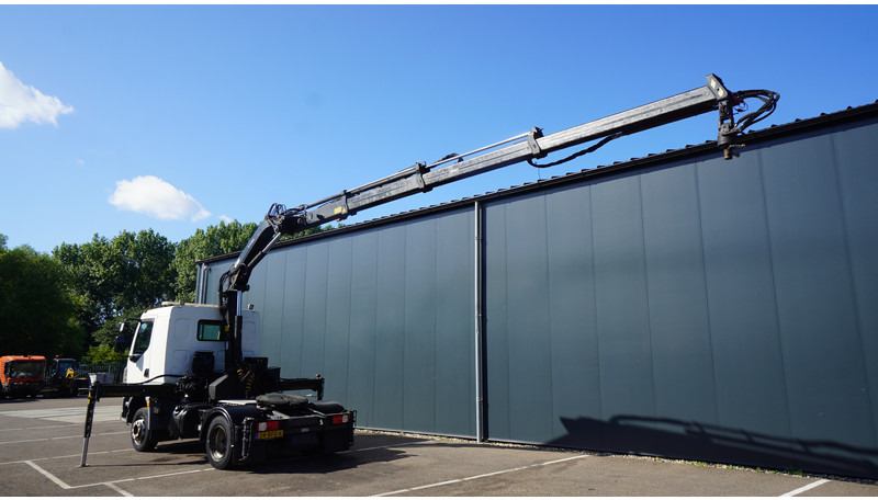 DAF LF 220 WITH HIAB XS111 HI DUO CRANE 238.000KM - Sattelzugmaschine: das Bild 3 DAF LF 220 WITH HIAB XS111 HI DUO CRANE 238.000KM - Sattelzugmaschine: das Bild 3