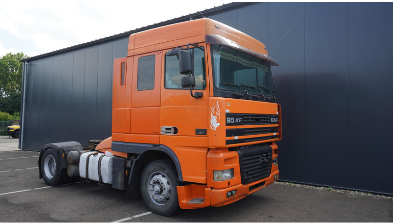 DAF XF 95.380 SC MANUAL GEARBOX - Sattelzugmaschine: das Bild 3 DAF XF 95.380 SC MANUAL GEARBOX - Sattelzugmaschine: das Bild 3