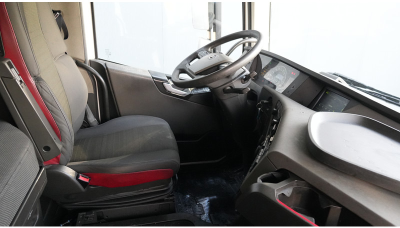 Volvo FH 420 6X2 ADR 881.000KM - Sattelzugmaschine: das Bild 5 Volvo FH 420 6X2 ADR 881.000KM - Sattelzugmaschine: das Bild 5