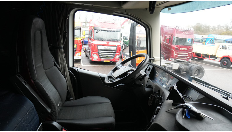 Volvo FH 420 6X2 GLOBETROTTER PTO - Sattelzugmaschine: das Bild 5 Volvo FH 420 6X2 GLOBETROTTER PTO - Sattelzugmaschine: das Bild 5