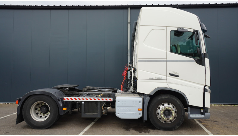 Volvo FH 420 ADR GLOBETROTTER EURO 6 769.000KM COMPRESSOR - Sattelzugmaschine: das Bild 2 Volvo FH 420 ADR GLOBETROTTER EURO 6 769.000KM COMPRESSOR - Sattelzugmaschine: das Bild 2
