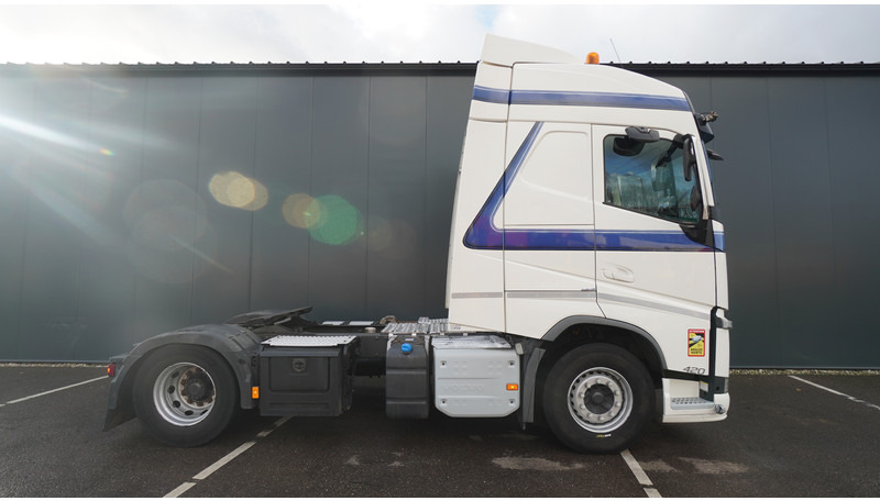 Volvo FH 420 EURO 6 GLOBETROTTER - Sattelzugmaschine: das Bild 2 Volvo FH 420 EURO 6 GLOBETROTTER - Sattelzugmaschine: das Bild 2
