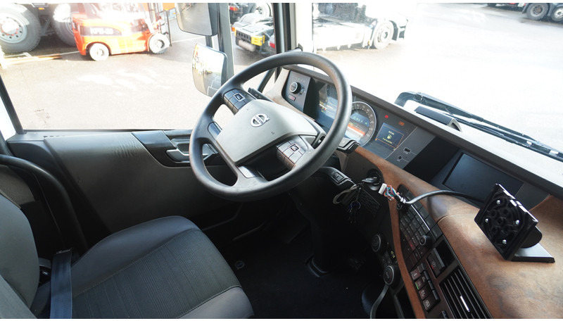 Volvo FH 420 EURO 6 GLOBETROTTER - Sattelzugmaschine: das Bild 5 Volvo FH 420 EURO 6 GLOBETROTTER - Sattelzugmaschine: das Bild 5