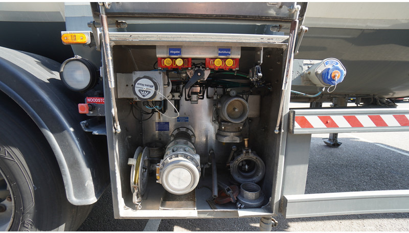 Schrader 3 AXLE ADR CHEMIE TANK TRAILER 40.000LTR - Tankauflieger: das Bild 4 Schrader 3 AXLE ADR CHEMIE TANK TRAILER 40.000LTR - Tankauflieger: das Bild 4