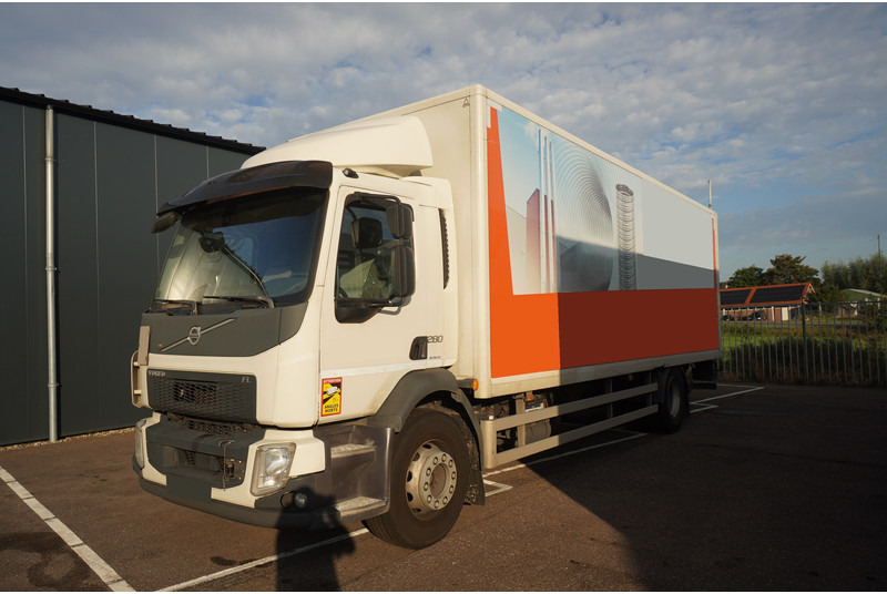 Volvo FL 280 CLOSED BOX BROKEN ENGINE NOT DRIVABLE - Koffer LKW: das Bild 2 Volvo FL 280 CLOSED BOX BROKEN ENGINE NOT DRIVABLE - Koffer LKW: das Bild 2