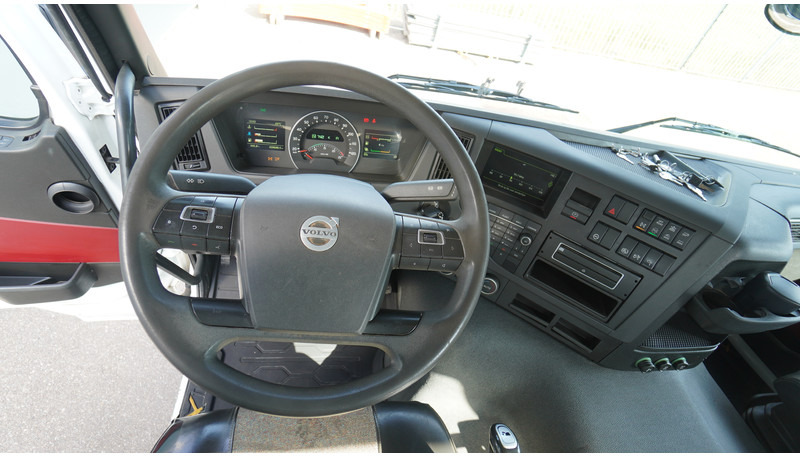 Volvo FMX 460 8X4 OPEN BOX WITH HIAB X-HIPRO 232 E-3 CRANE - Autokran: das Bild 5 Volvo FMX 460 8X4 OPEN BOX WITH HIAB X-HIPRO 232 E-3 CRANE - Autokran: das Bild 5