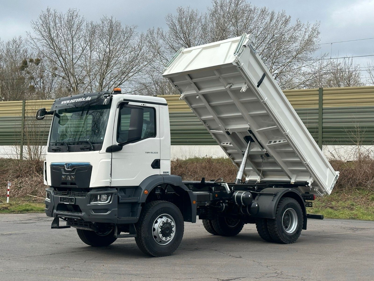 MAN TGM 18.320 4X4 Euro 6e Euromix 3-Seiten-Kipper - Kipper: das Bild 1 MAN TGM 18.320 4X4 Euro 6e Euromix 3-Seiten-Kipper - Kipper: das Bild 1