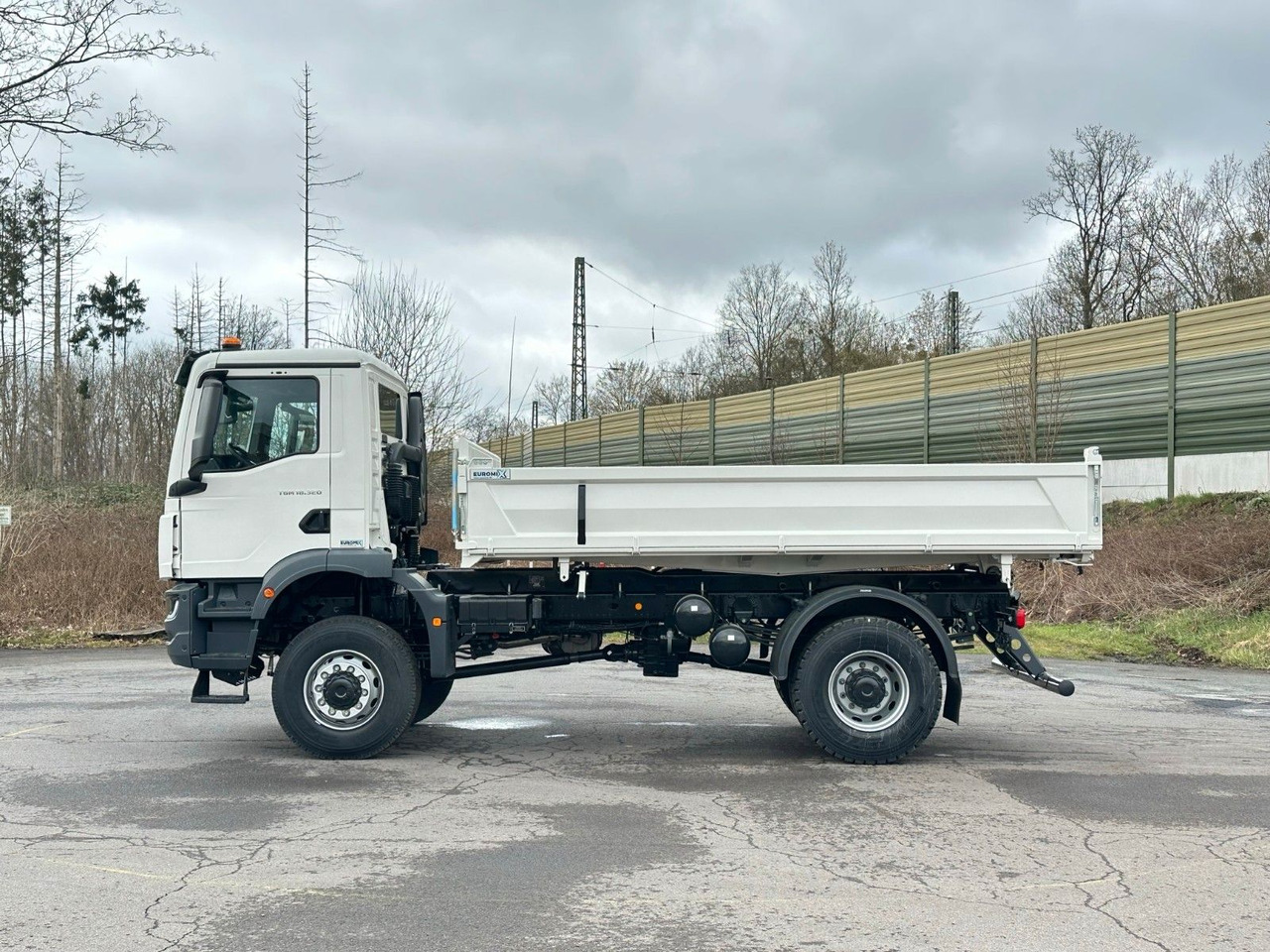MAN TGM 18.320 4X4 Euro 6e Euromix 3-Seiten-Kipper - Kipper: das Bild 4 MAN TGM 18.320 4X4 Euro 6e Euromix 3-Seiten-Kipper - Kipper: das Bild 4