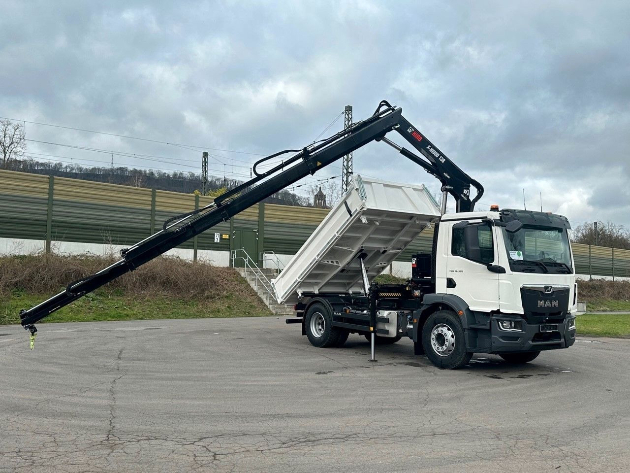 MAN TGM 18.320 4x2 Euro6e Hiab X-HiDuo 138DS-3 - Kipper, Autokran: das Bild 2 MAN TGM 18.320 4x2 Euro6e Hiab X-HiDuo 138DS-3 - Kipper, Autokran: das Bild 2