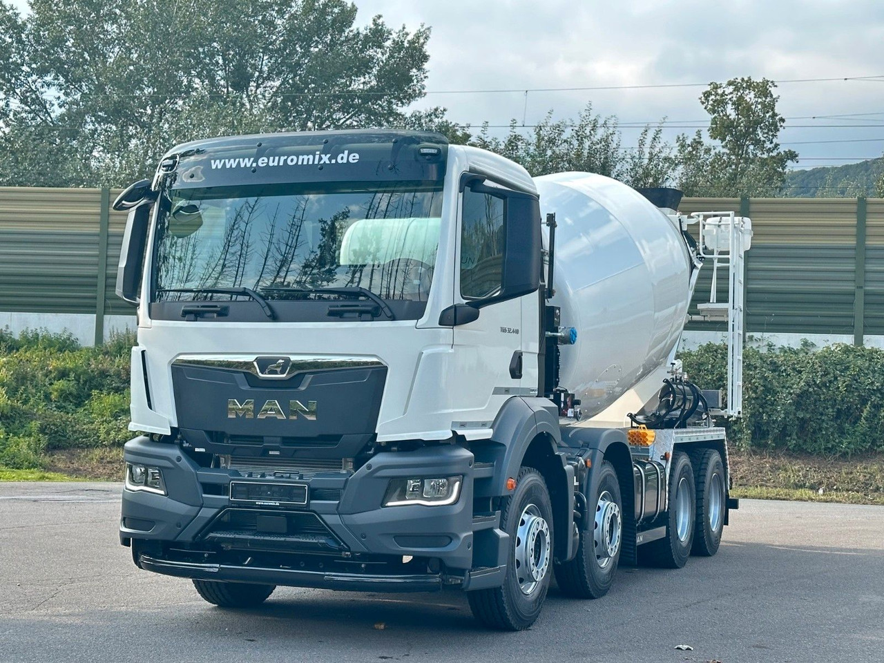 MAN TGS 32.440 8x4 / Euromix MTP EM 9 L - Fahrmischer: das Bild 2 MAN TGS 32.440 8x4 / Euromix MTP EM 9 L - Fahrmischer: das Bild 2