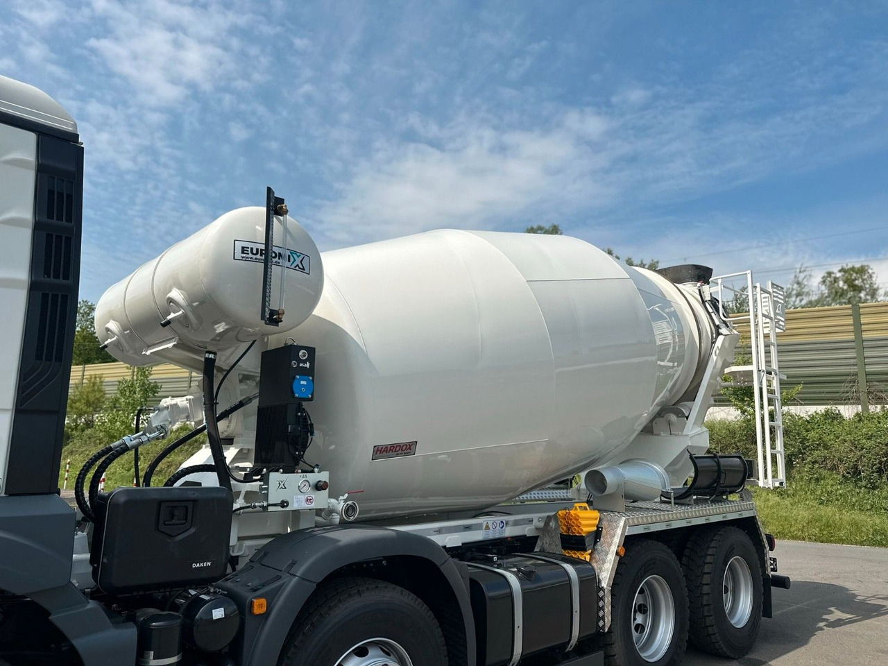 Fahrmischer MAN TGS 32.440 8x4 / Euromix MTP EM 9 L: das Bild 13