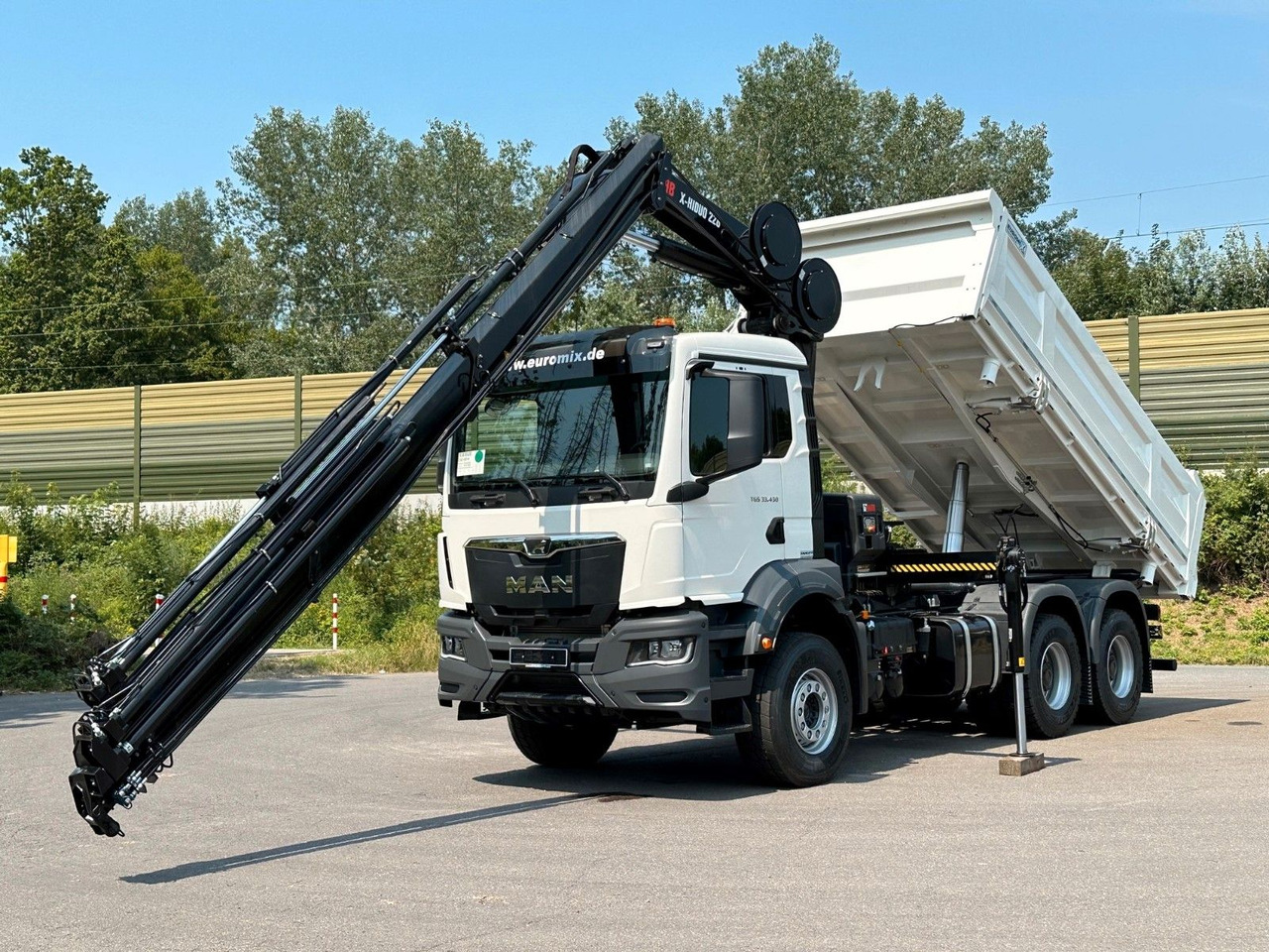 MAN TGS 33.440 6x4 /3-Seiten- Kipper / HIAB 228-6 - Kipper, Autokran: das Bild 3 MAN TGS 33.440 6x4 /3-Seiten- Kipper / HIAB 228-6 - Kipper, Autokran: das Bild 3