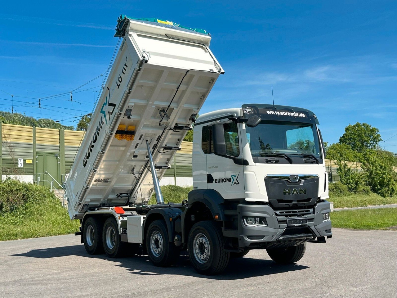 Kipper MAN TGS 35.520 8x4 EuromixMTP 3-Seiten-Kipper: das Bild 12