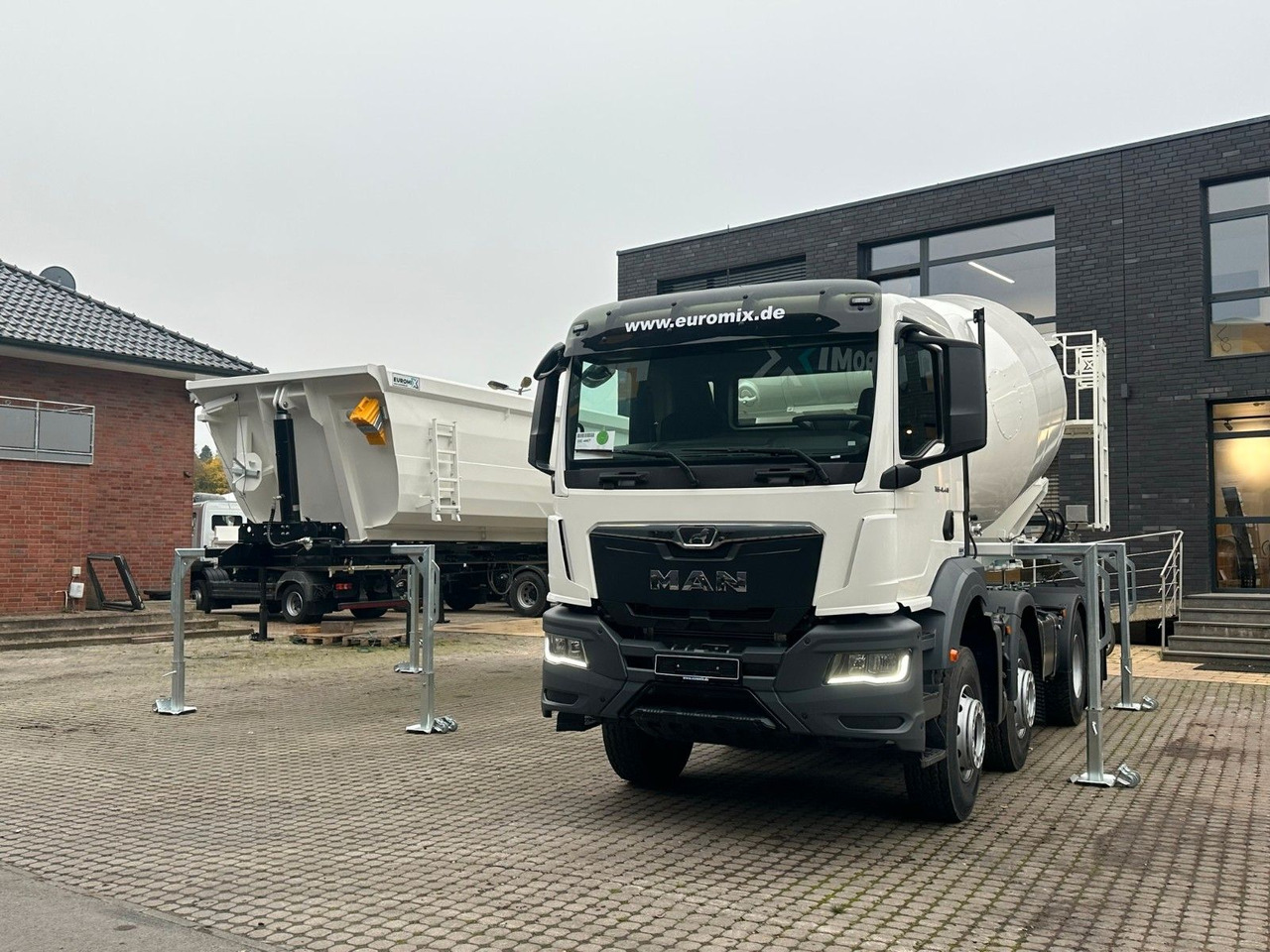 MAN TGS 41.480 8x4 WECHSELSYSTEM KIPPER+MISCHER - Fahrmischer: das Bild 2 MAN TGS 41.480 8x4 WECHSELSYSTEM KIPPER+MISCHER - Fahrmischer: das Bild 2