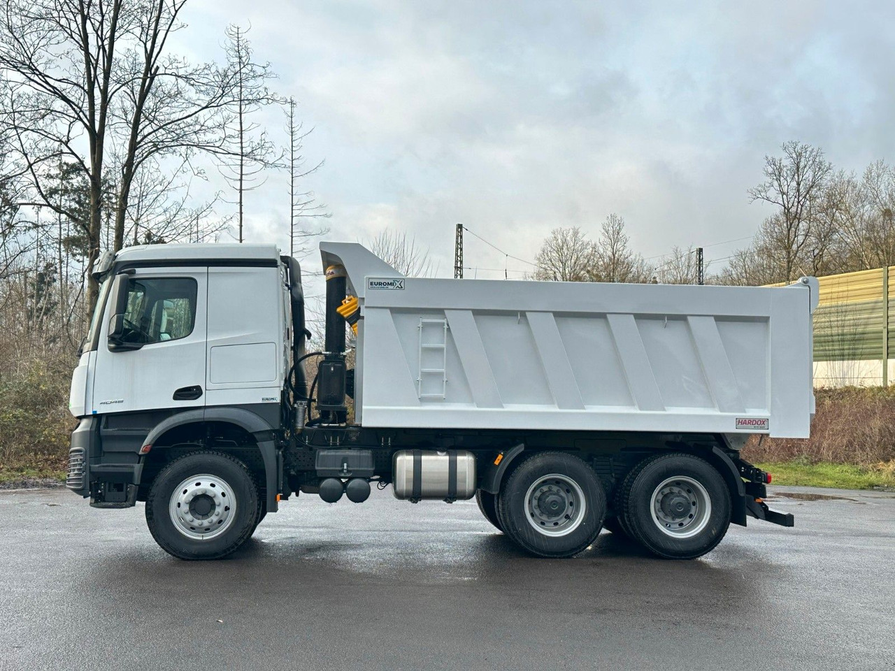 Mercedes-Benz 4048 6X4 Arcos 5 EuromixMTP Dumper Kipper - Kipper: das Bild 5 Mercedes-Benz 4048 6X4 Arcos 5 EuromixMTP Dumper Kipper - Kipper: das Bild 5