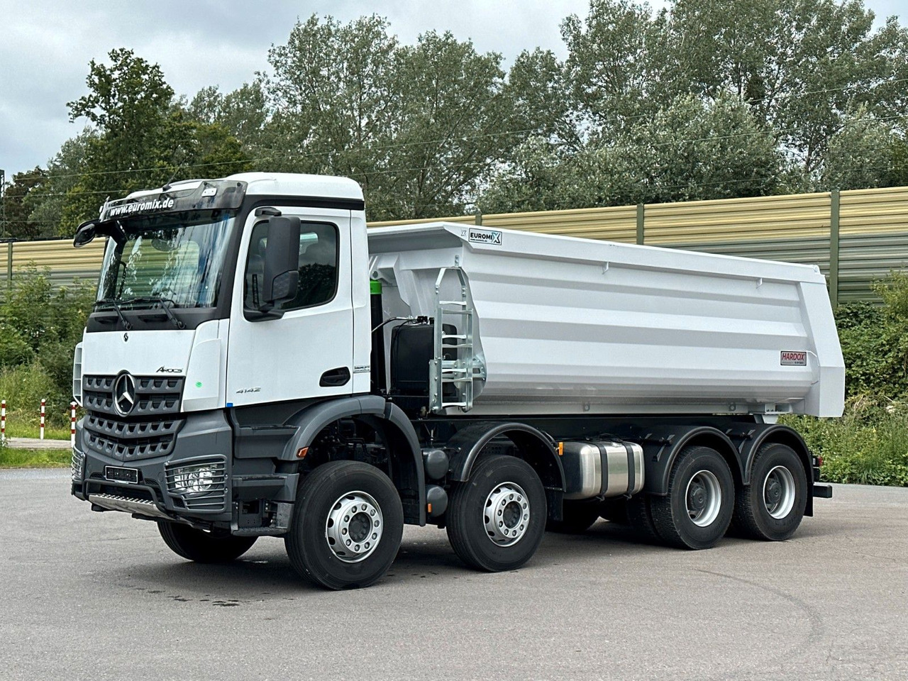 Mercedes-Benz 4142 8X4 Mulden- Kipper - EuromixMTP - Kipper: das Bild 1 Mercedes-Benz 4142 8X4 Mulden- Kipper - EuromixMTP - Kipper: das Bild 1