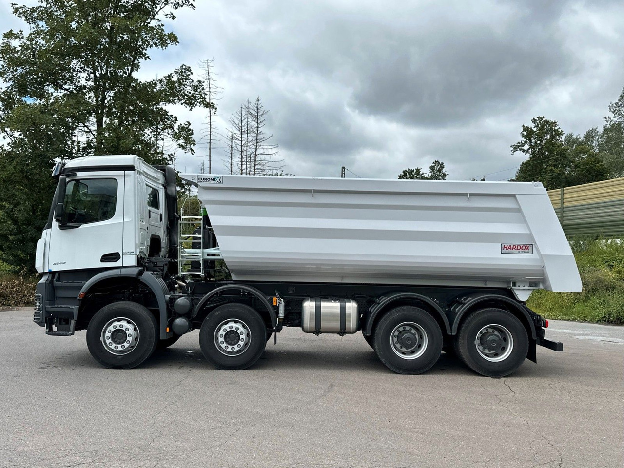 Mercedes-Benz 4142 8X4 Mulden- Kipper - EuromixMTP - Kipper: das Bild 3 Mercedes-Benz 4142 8X4 Mulden- Kipper - EuromixMTP - Kipper: das Bild 3