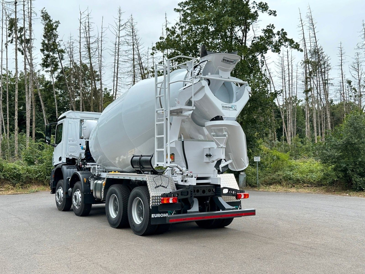 Mercedes-Benz AROCS 5 4142 B 8X4 Euro 3 EuromixMTP EM 10 Mercedes-Benz AROCS 5 4142 B 8X4 Euro 3 EuromixMTP EM 10 - Fahrmischer: das Bild 5 Mercedes-Benz AROCS 5 4142 B 8X4 Euro 3 EuromixMTP EM 10 Mercedes-Benz AROCS 5 4142 B 8X4 Euro 3 EuromixMTP EM 10 - Fahrmischer: das Bild 5