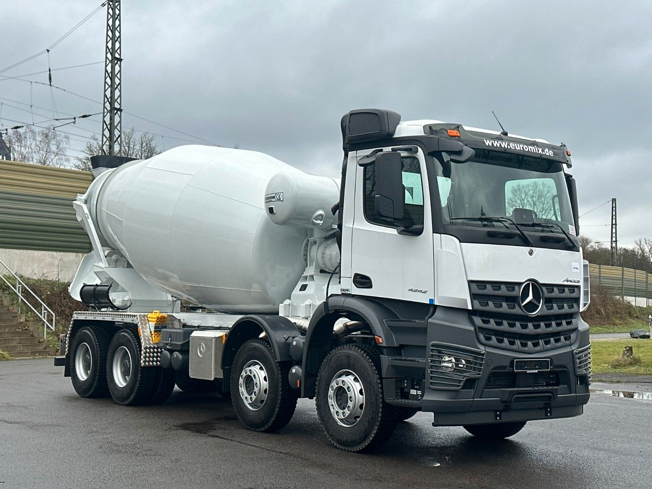 Mercedes-Benz AROCS 5 4242 8x4 Euro5 EuromixMTP EM 12m R - Fahrmischer: das Bild 1 Mercedes-Benz AROCS 5 4242 8x4 Euro5 EuromixMTP EM 12m R - Fahrmischer: das Bild 1